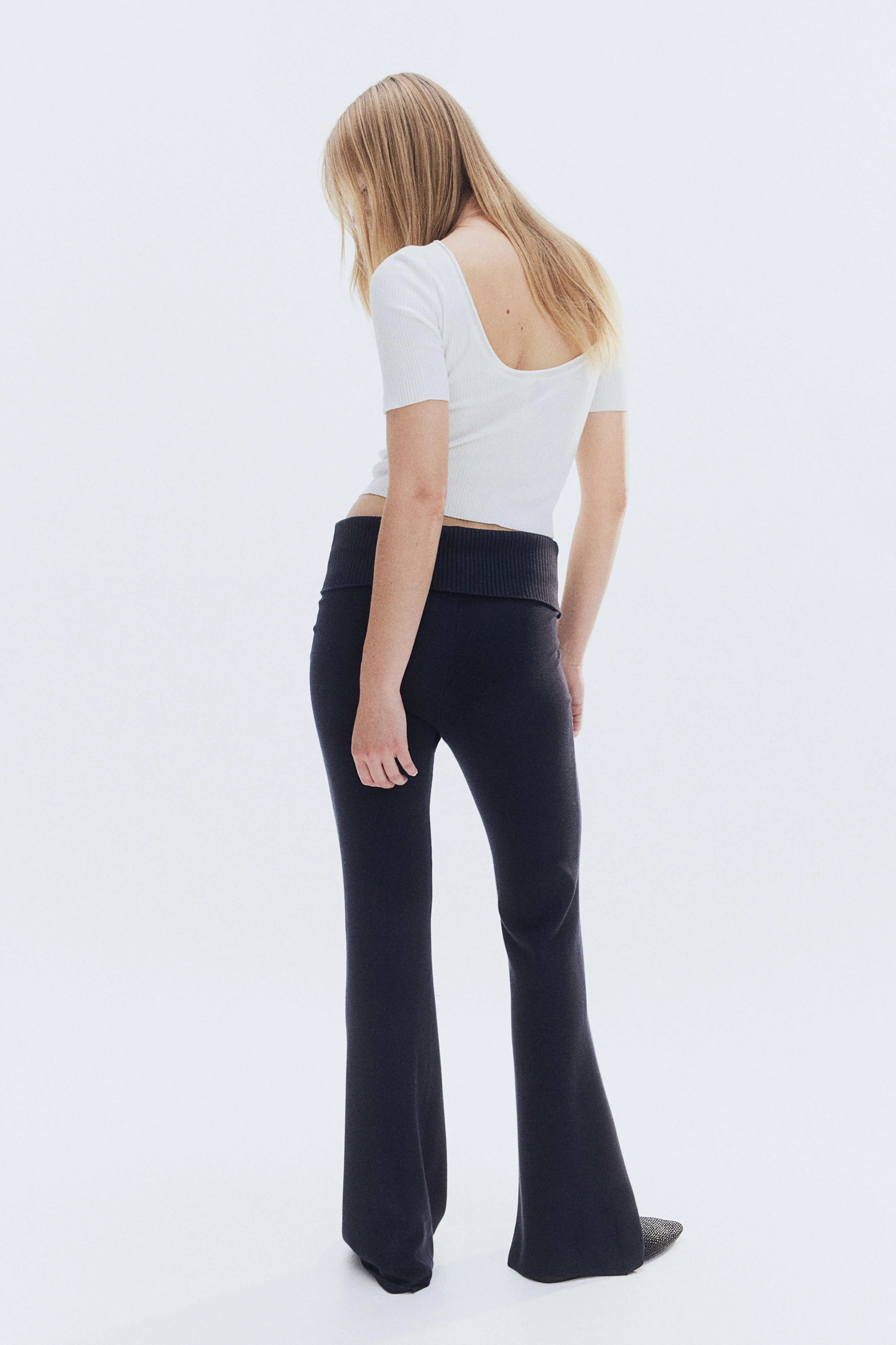 Flared fine-knit trousers - Regular waist - Long - Black - Ladies | H&M GB