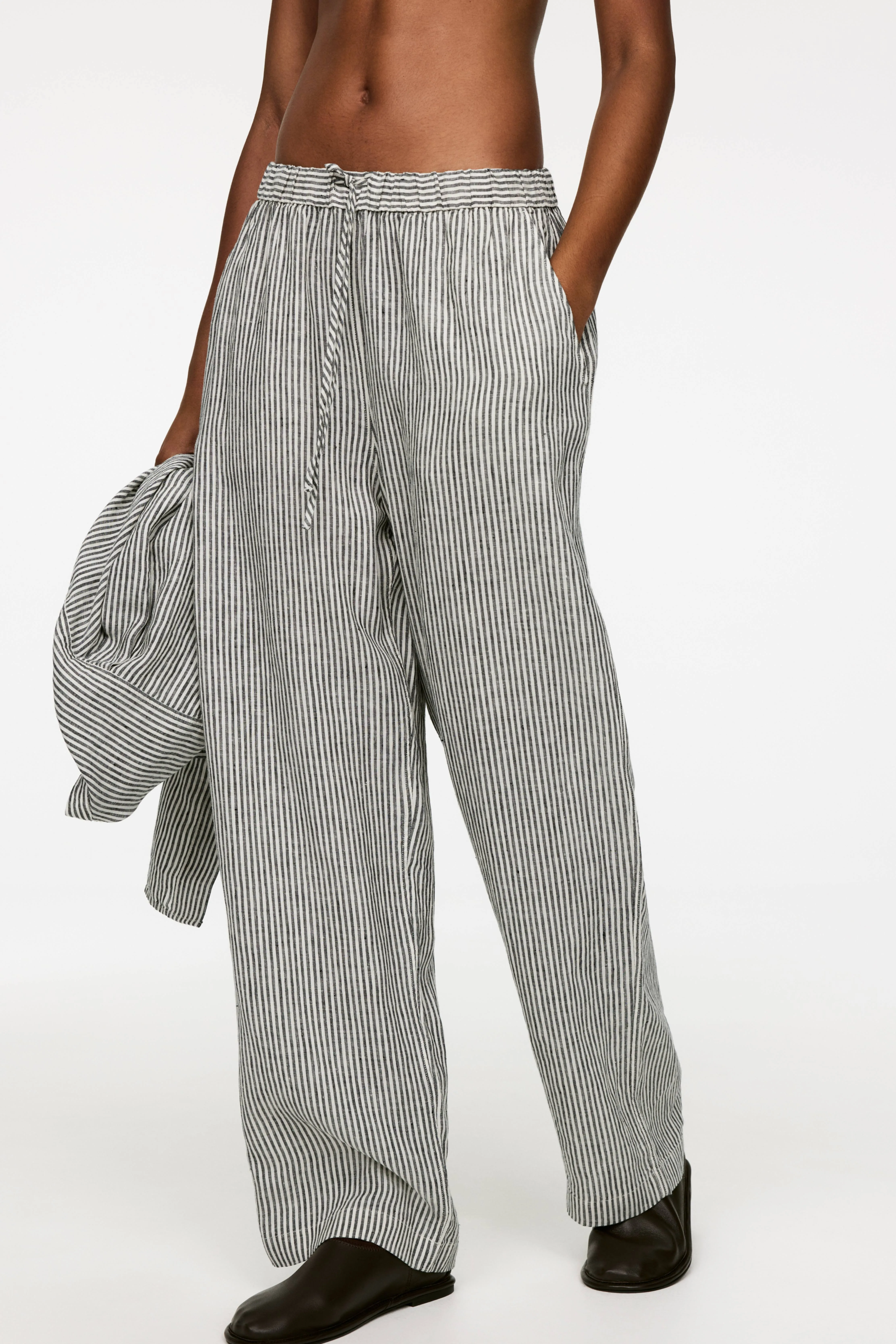 Linen Drawstring Trousers - Regular waist - Long - Off White/Black - Ladies | H&M GB