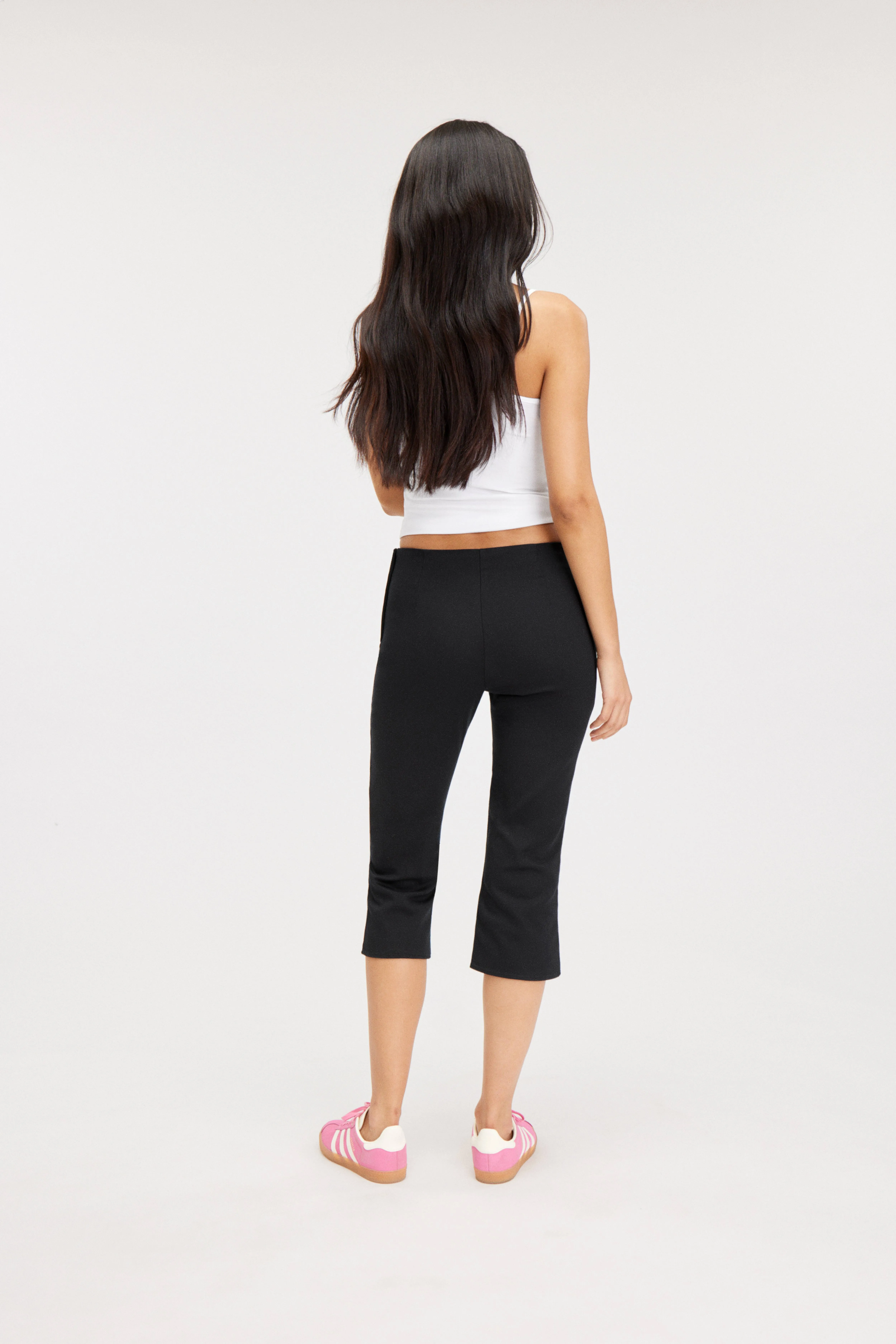 Slitted Capri Trousers - Regular waist - Knee length - Black - Ladies | H&M GB